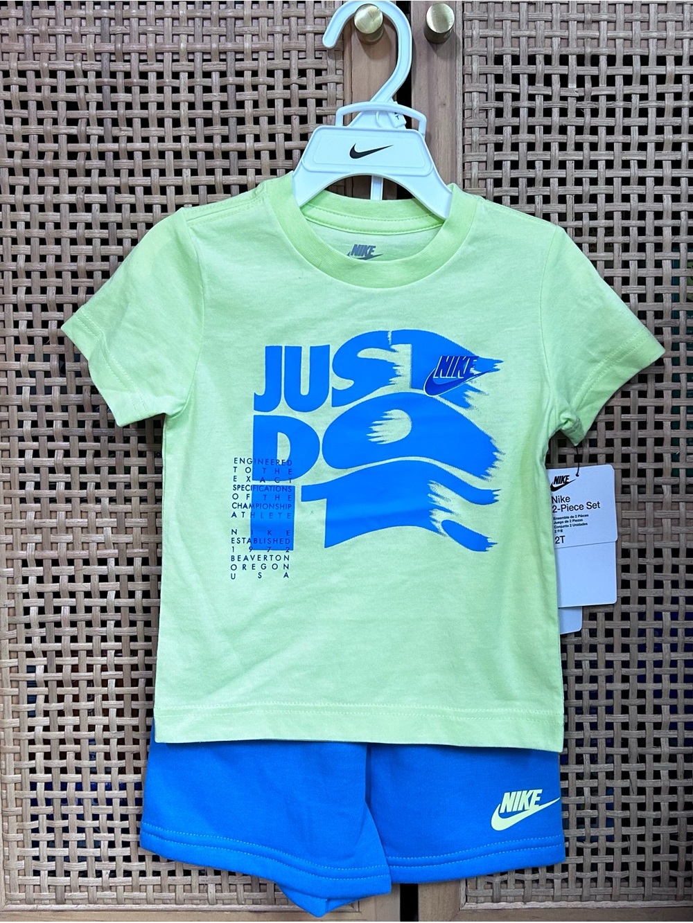 Nike Boys 2 Piece Athletic Set 2T